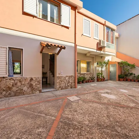 Holiday home Domus Centro By Interhome *